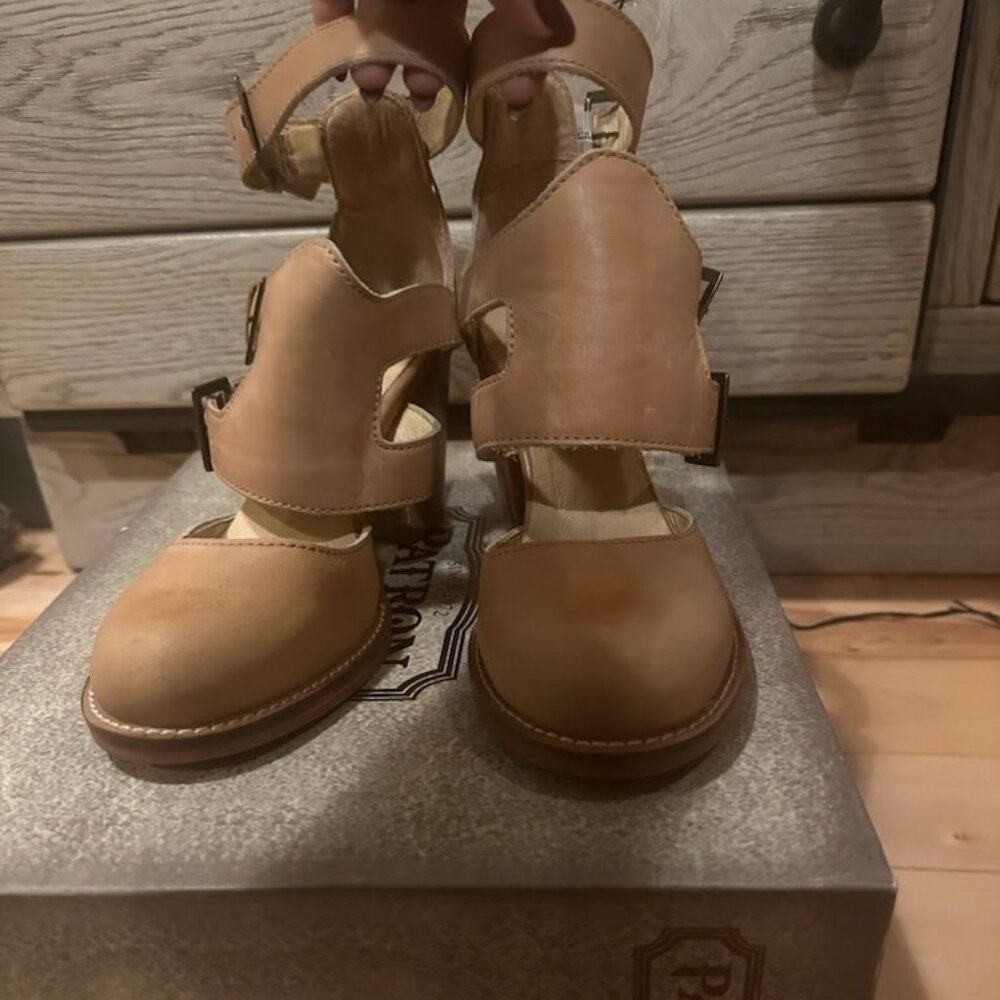 Patron by Perugia Jenny heels